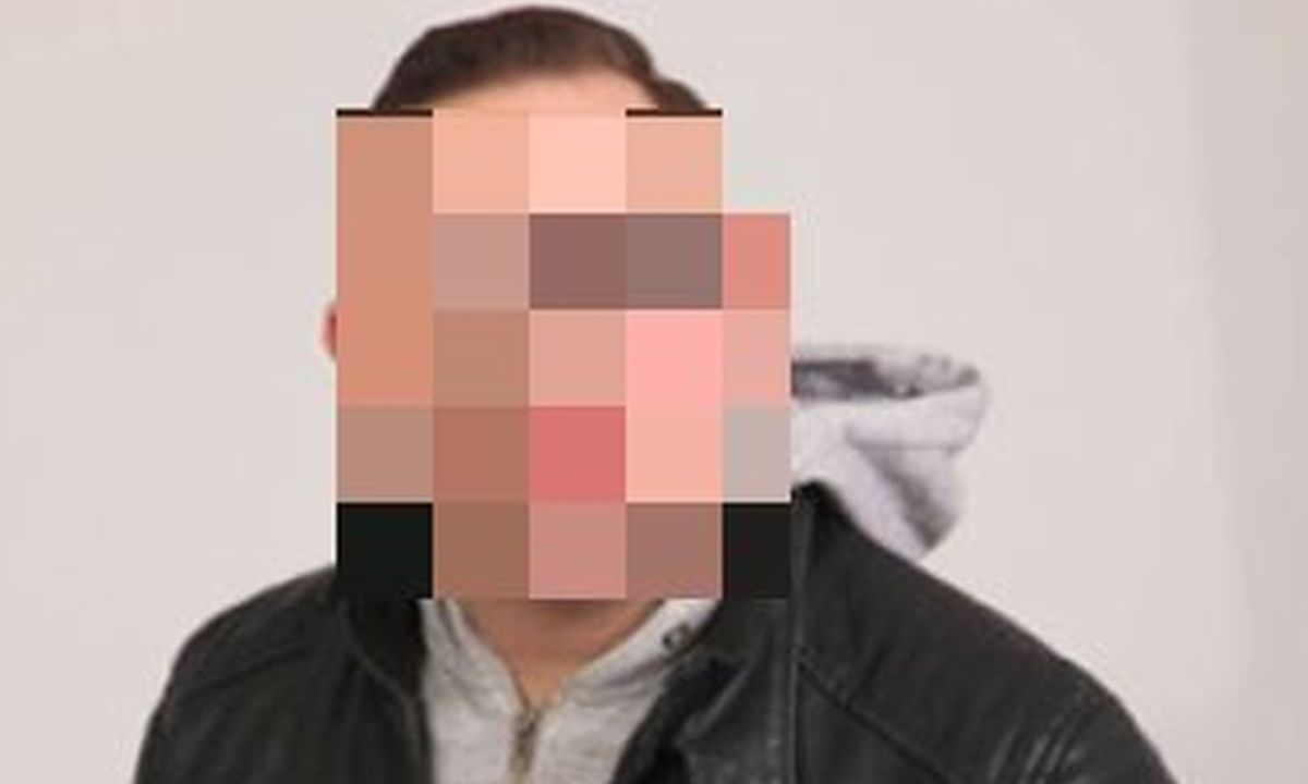 Image default