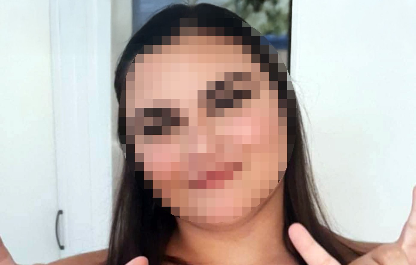 Image default