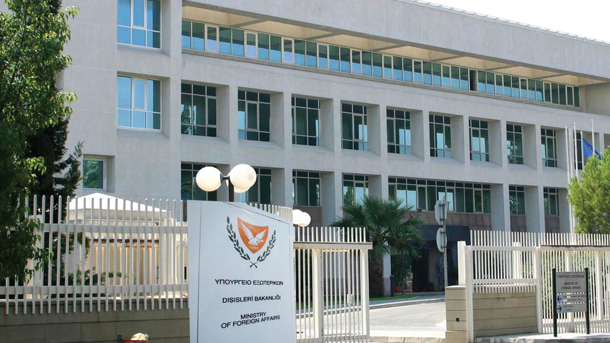 Image default